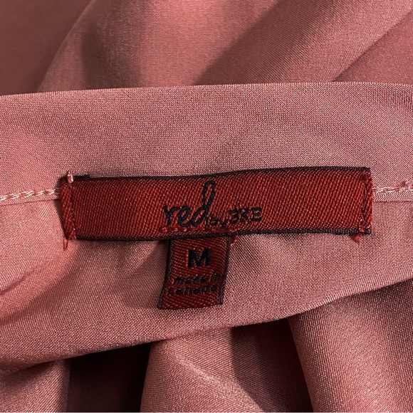 RED brand v-neck lace up silky feel short sleeve woven polyester top M - Picture 5 of 7